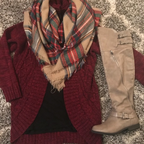 Long Maroon cable knit cardigan - Picture 1 of 2